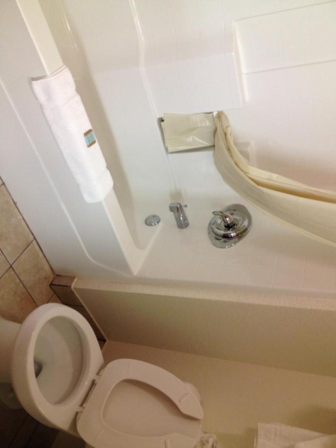 Howard Johnson By Wyndham Lubbock Tx Esterno foto