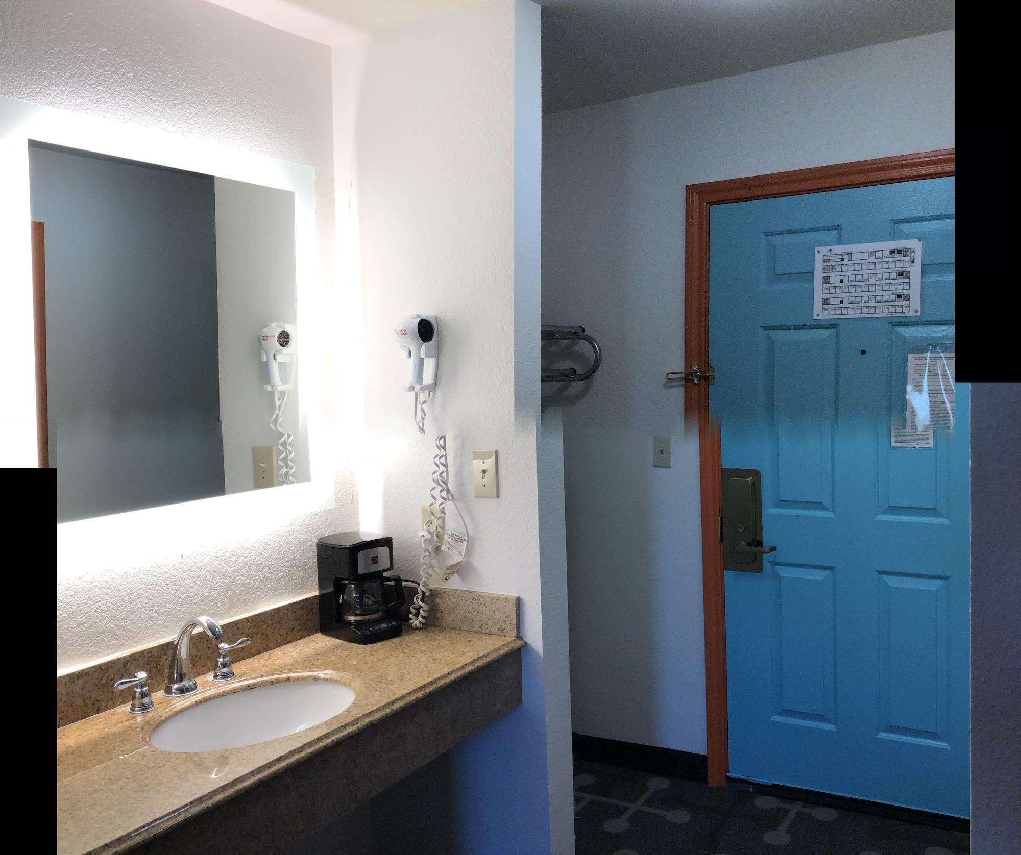 Howard Johnson By Wyndham Lubbock Tx Esterno foto