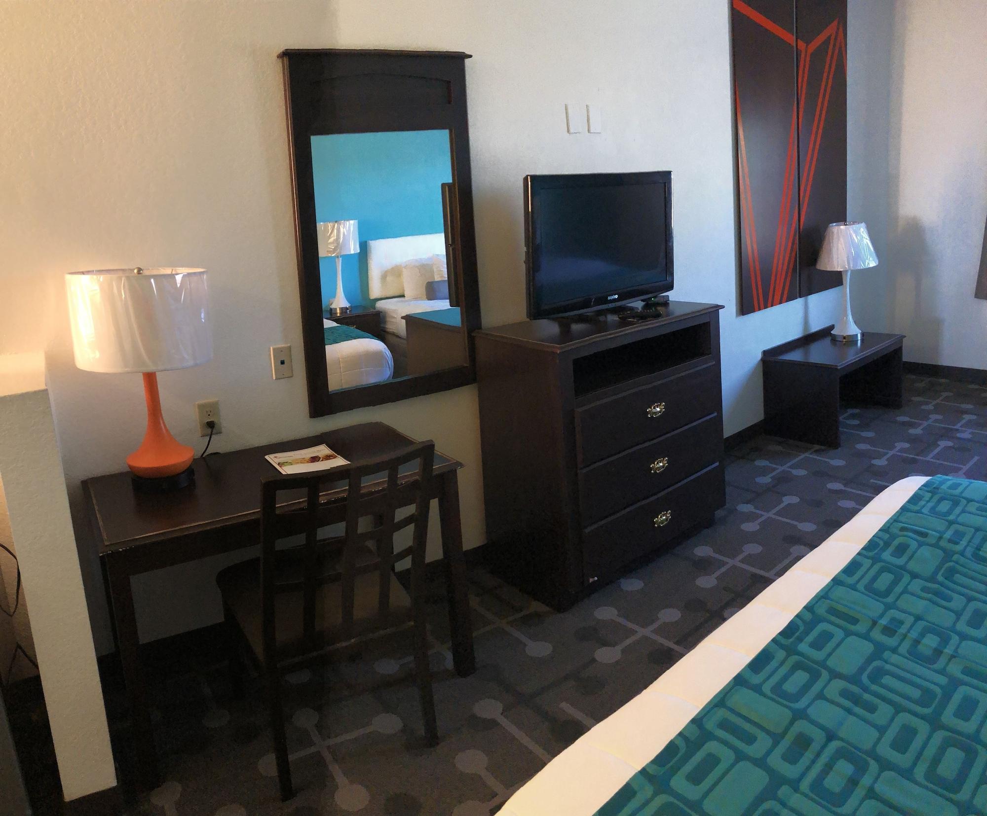 Howard Johnson By Wyndham Lubbock Tx Esterno foto