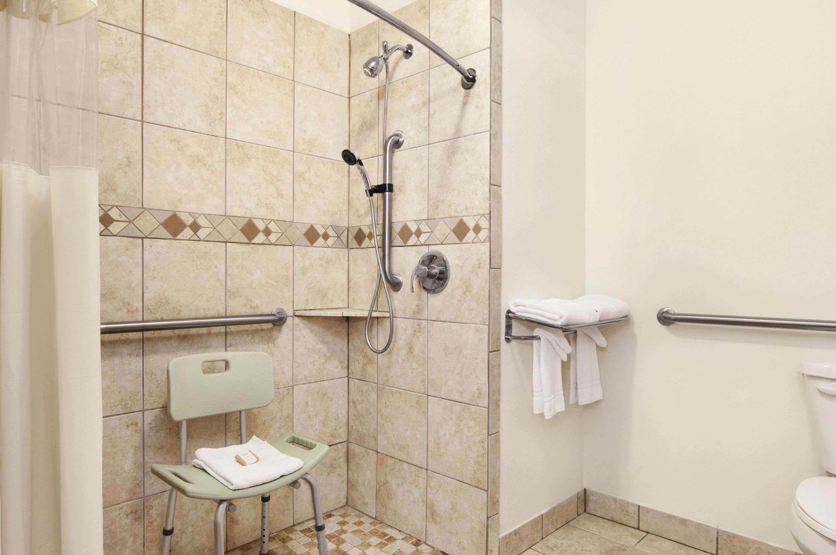 Howard Johnson By Wyndham Lubbock Tx Esterno foto