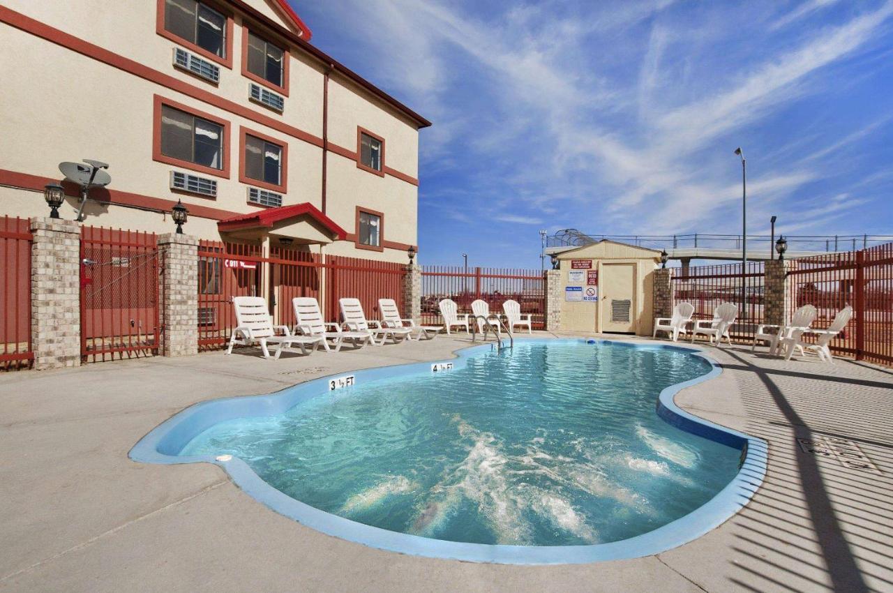 Howard Johnson By Wyndham Lubbock Tx Esterno foto