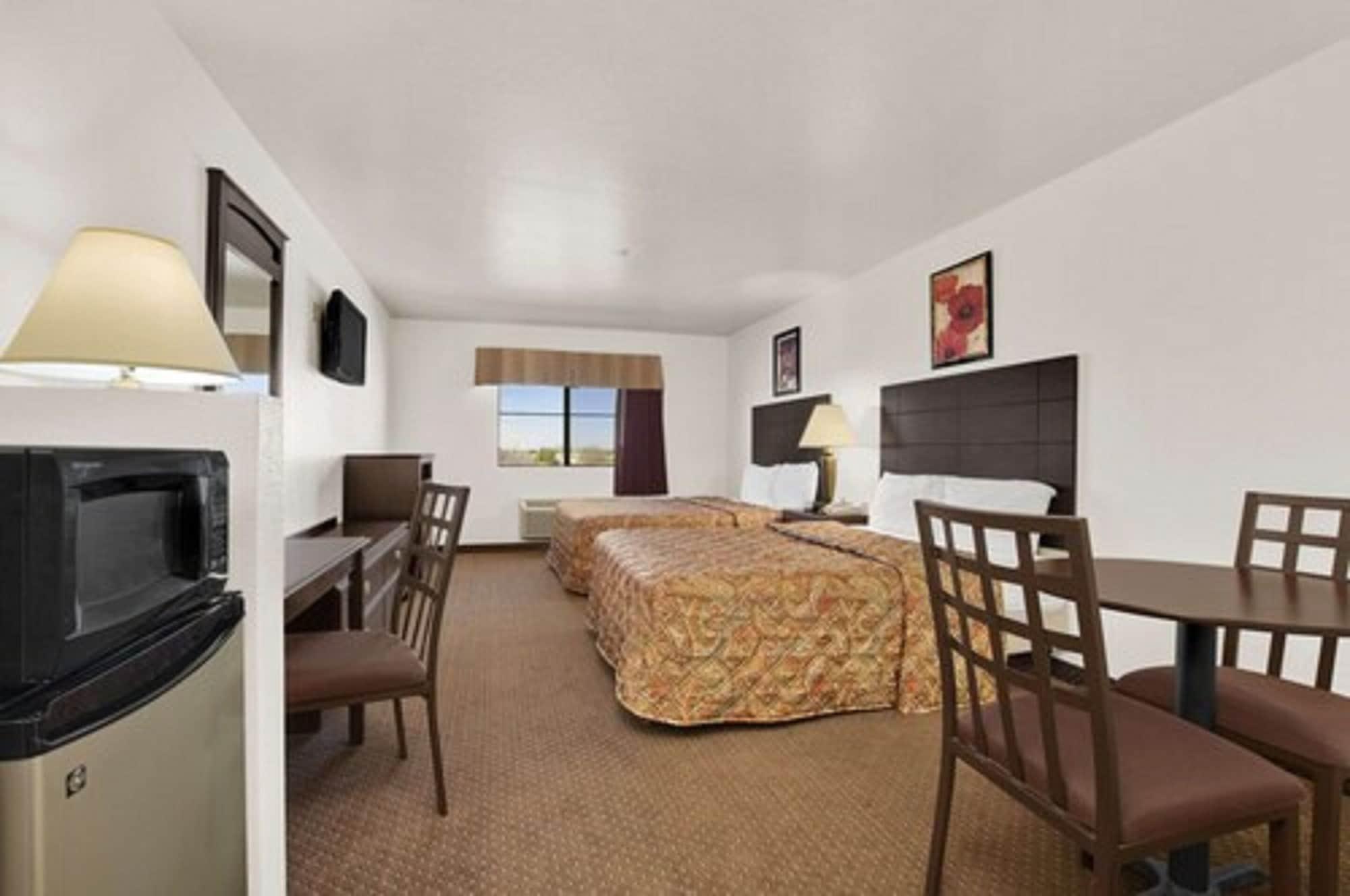 Howard Johnson By Wyndham Lubbock Tx Esterno foto