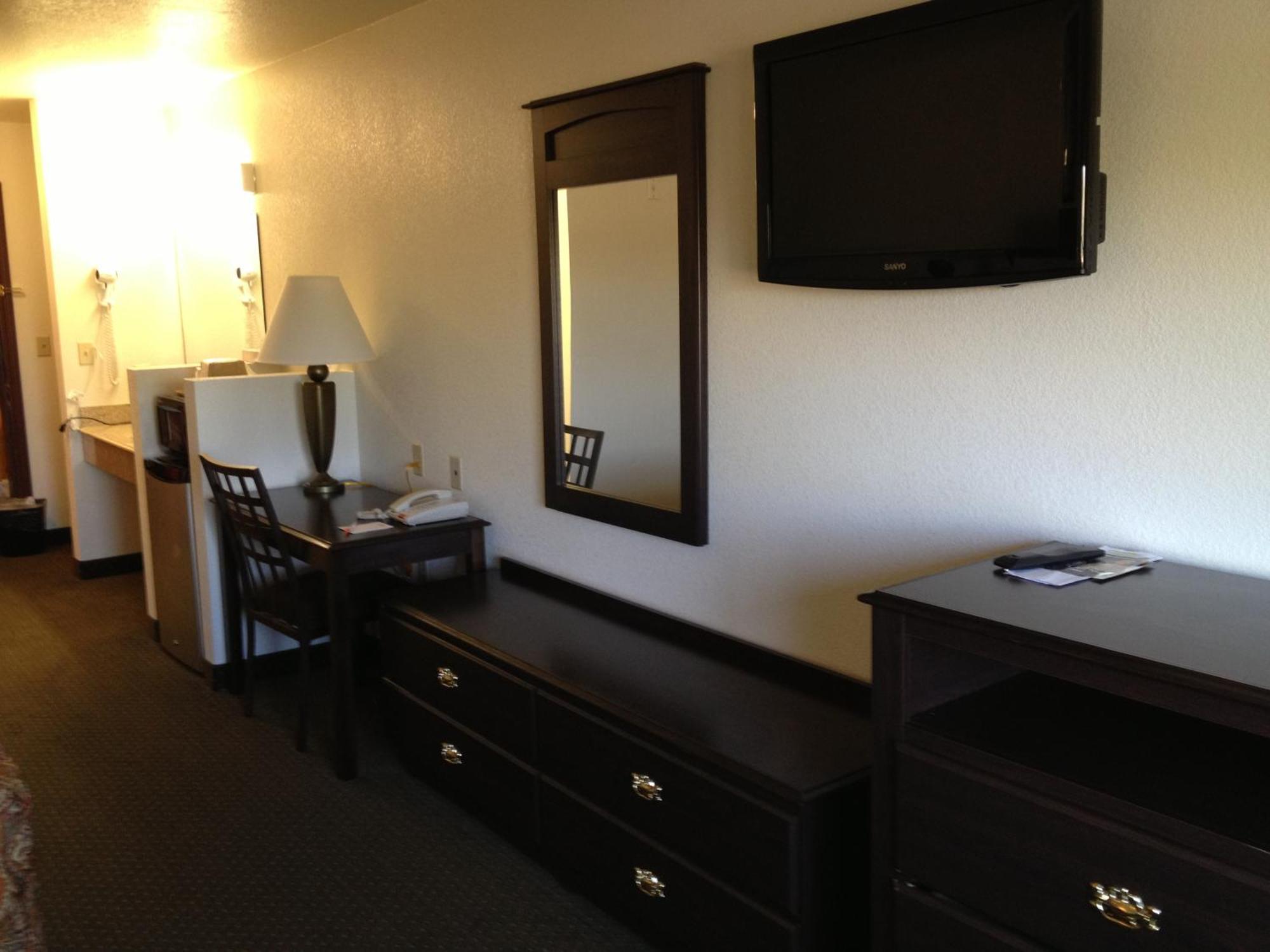 Howard Johnson By Wyndham Lubbock Tx Esterno foto