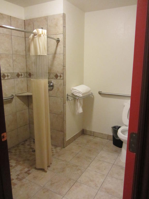 Howard Johnson By Wyndham Lubbock Tx Esterno foto