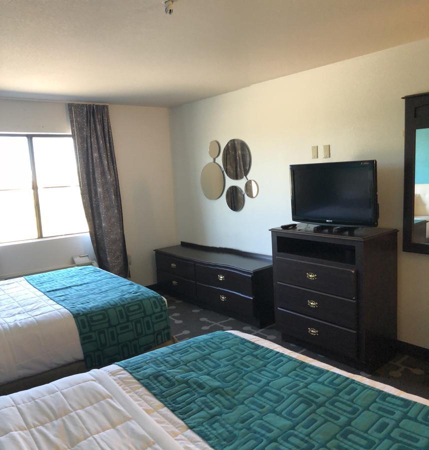 Howard Johnson By Wyndham Lubbock Tx Esterno foto