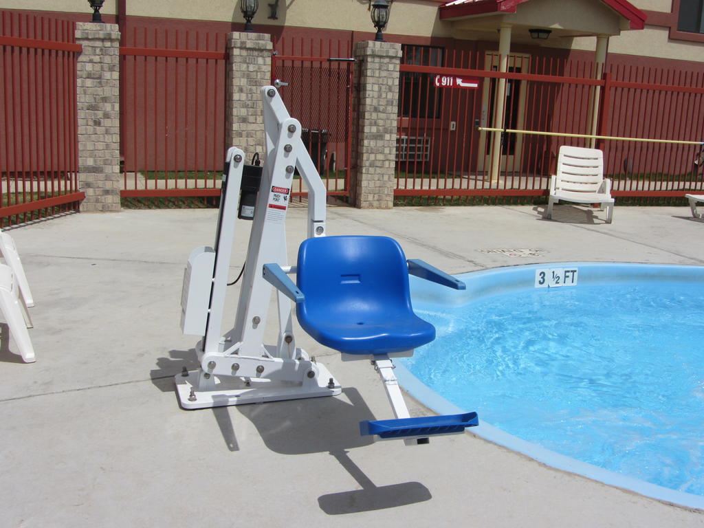 Howard Johnson By Wyndham Lubbock Tx Esterno foto
