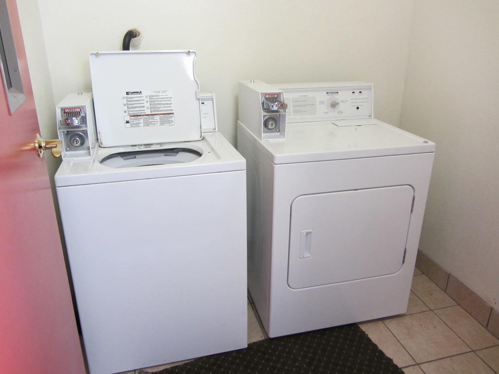 Howard Johnson By Wyndham Lubbock Tx Esterno foto